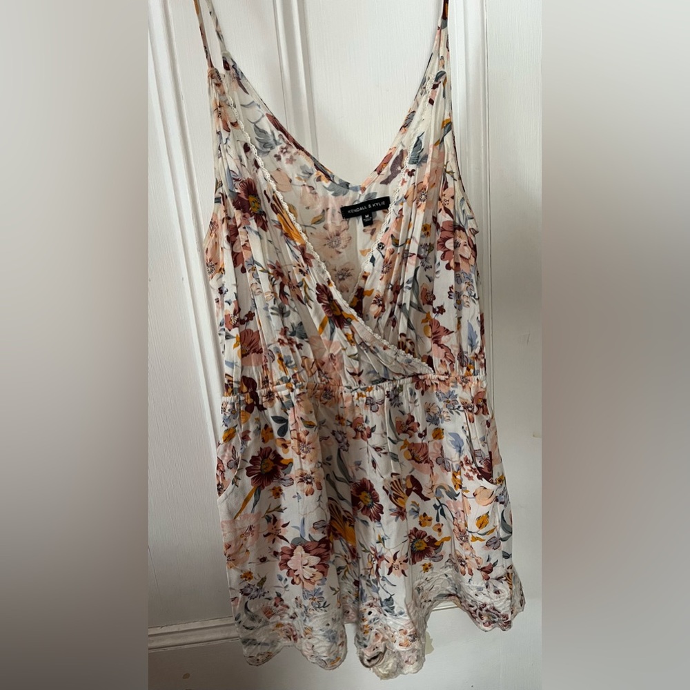 Kendall & Kylie Floral Romper, size M